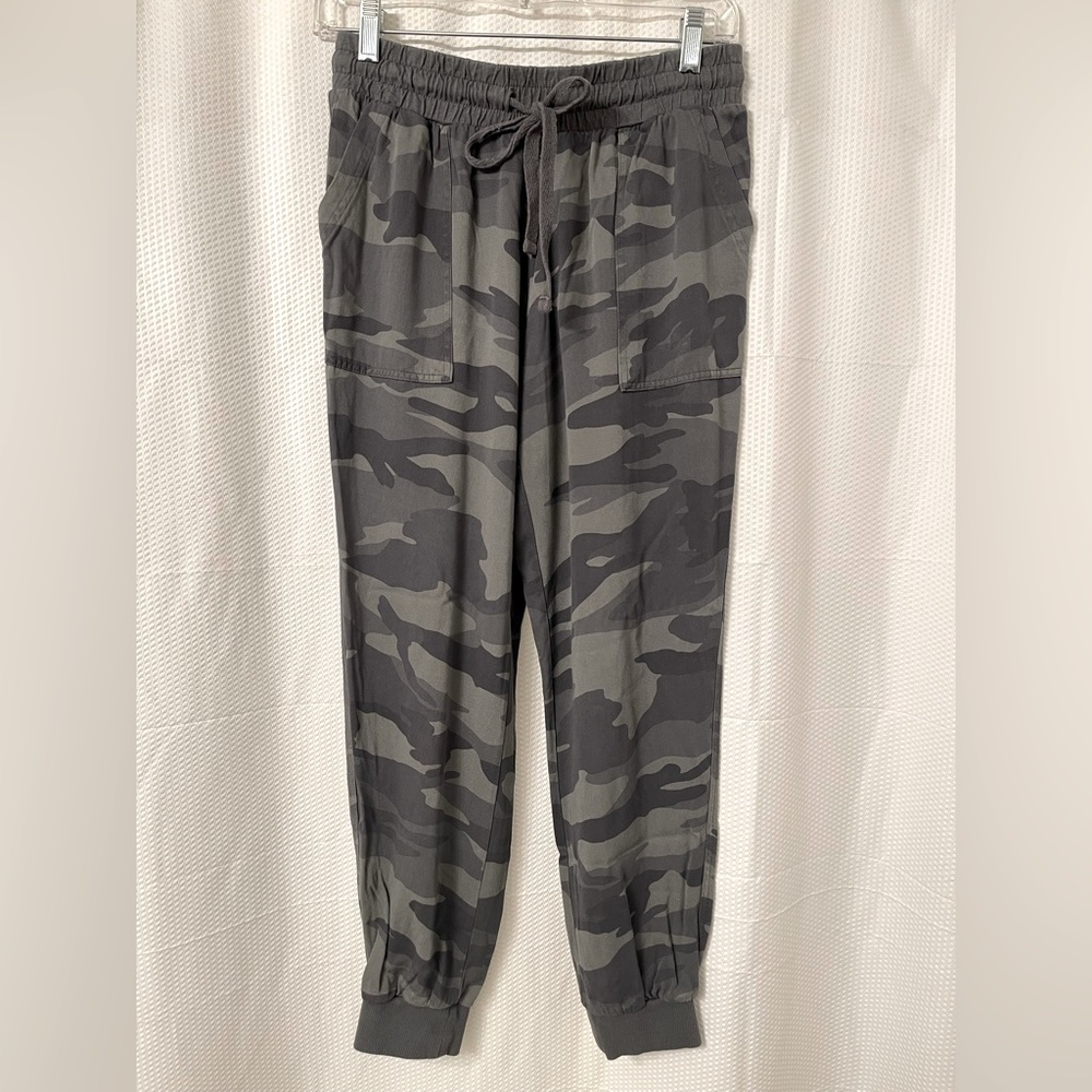 Splendid Lightweight Camo Joggers | Size XS